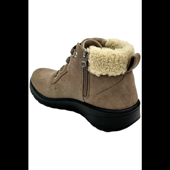 Bzees Women's Garner Machine Washable Shearling Ankle Bootie Latte - Wide - Picture 3 of 3